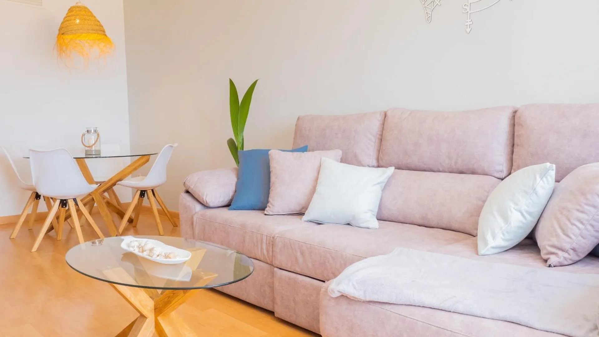 Apartamento Cubo'S Benalvistas Urban Love & 2 Free Parking Benalmádena 0*,  España